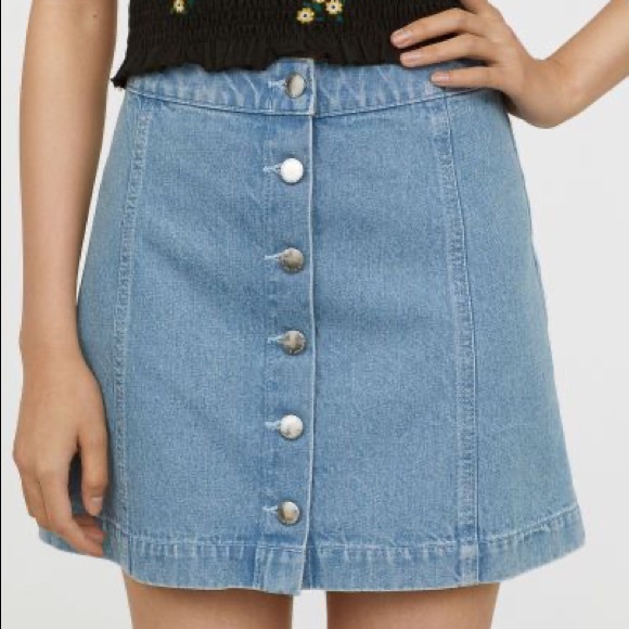 H&M Dresses & Skirts - H&M Light Wash Denim Skirt